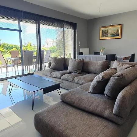 Villa Demiris At Vrachneika Flámbouras