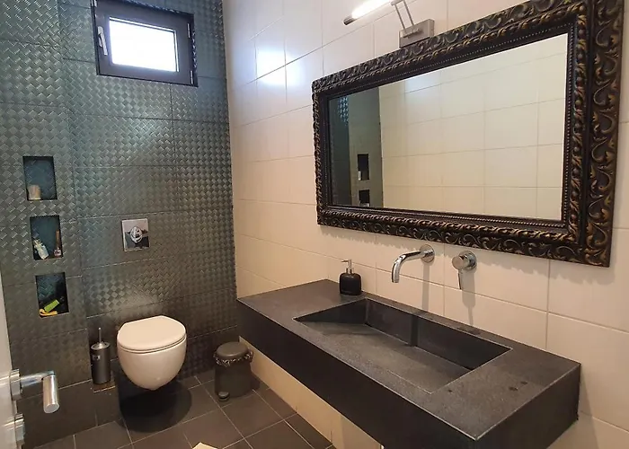 Demiris At Vrachneika *