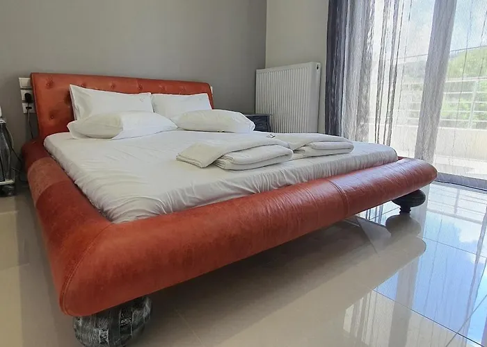 Demiris At Vrachneika * Flámbouras