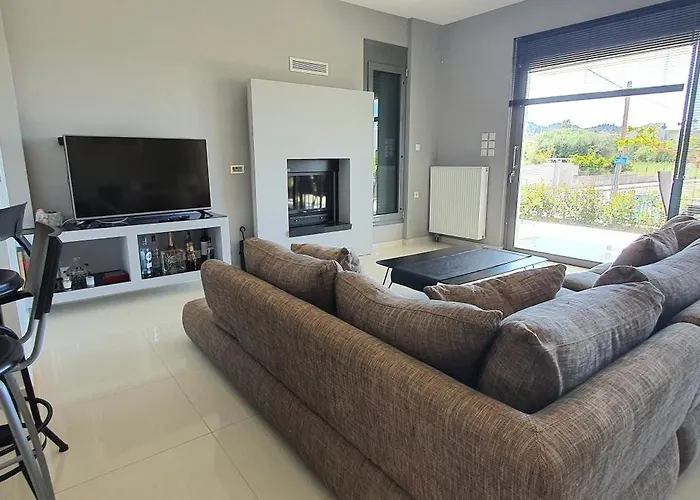 Demiris At Vrachneika *